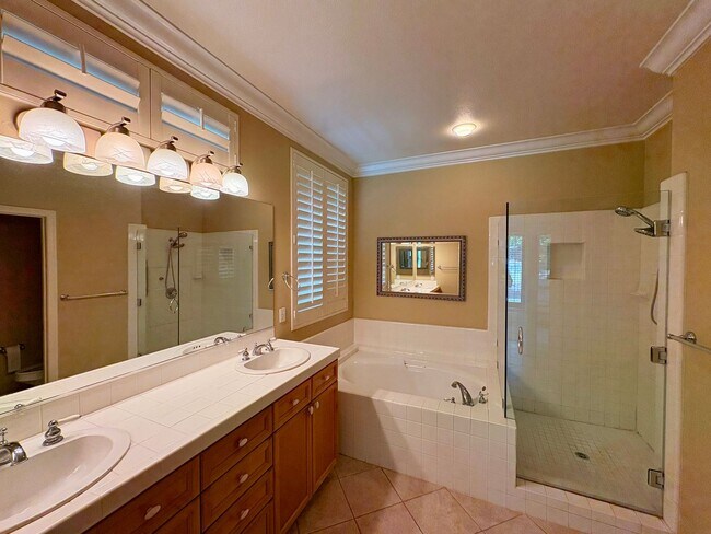 Building Photo - Beautiful 3 Bedroom Plus Office One Story ...