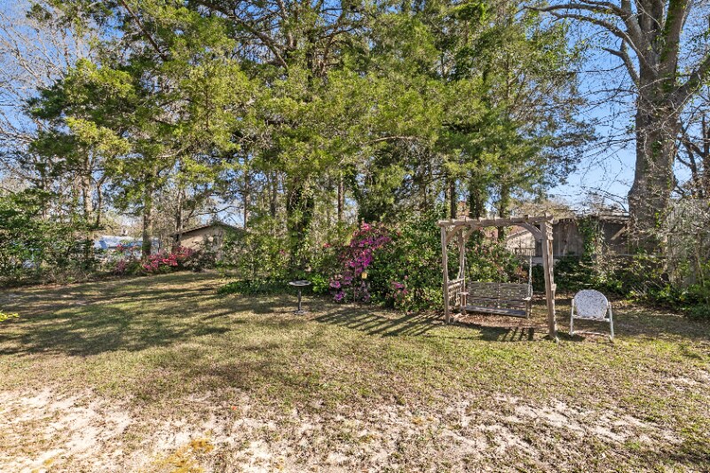 Building Photo - 202 Peartree Cir