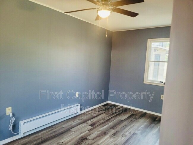Building Photo - 111 3rd St