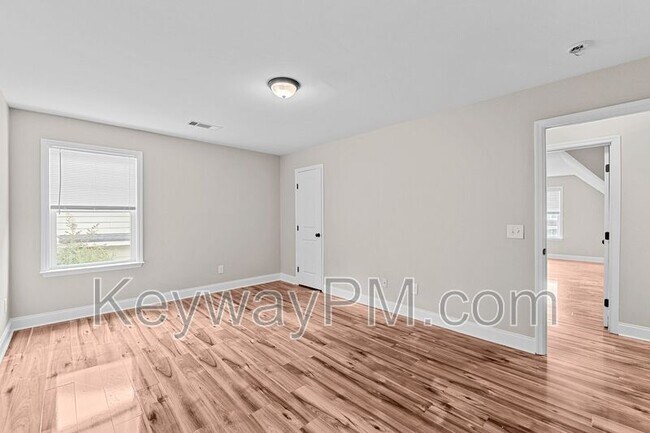 Building Photo - 716 Herrington Dr