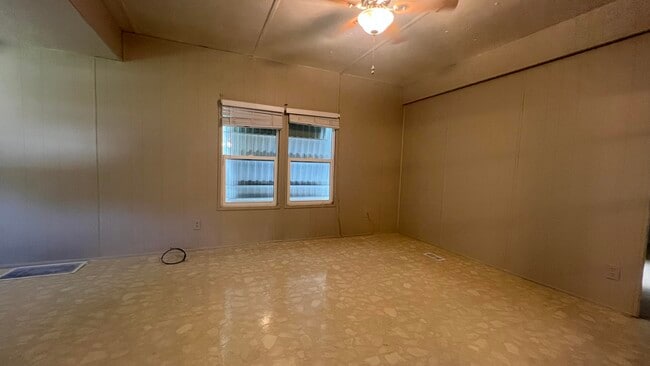 Building Photo - 139 Vindale Ave