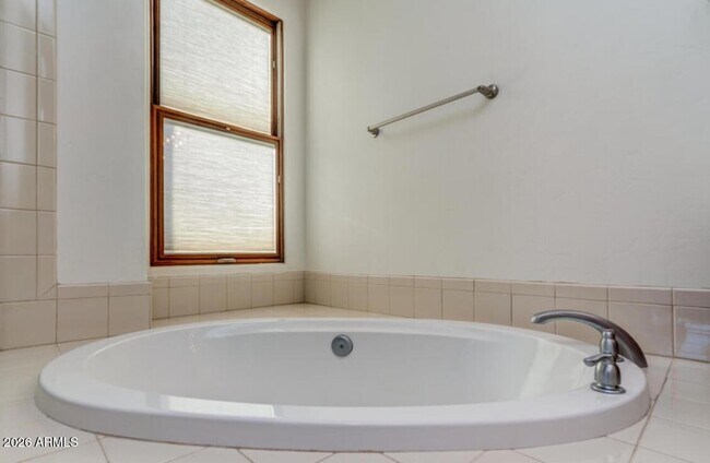 Building Photo - 2423 E Autumn Flower Dr