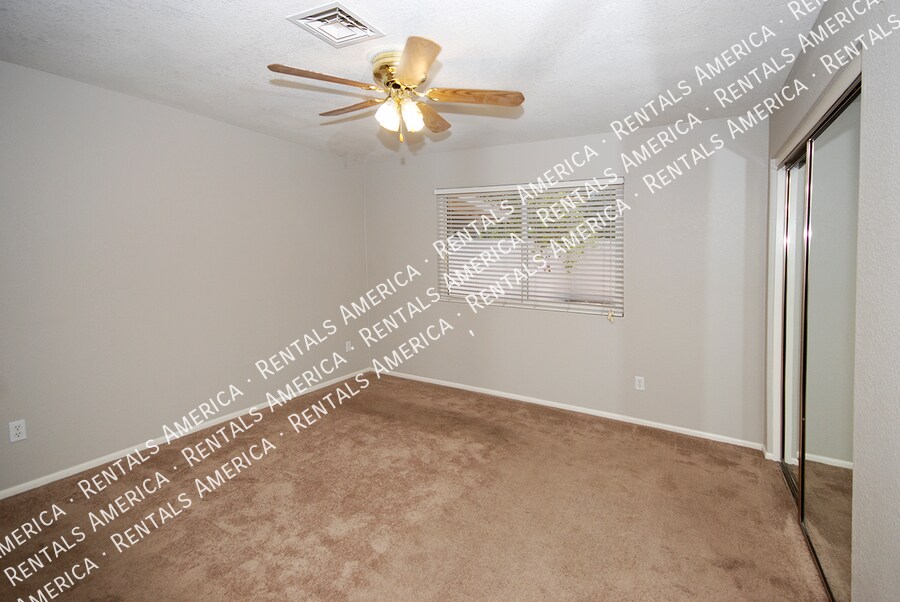 Building Photo - 3241 W Blackhawk Dr