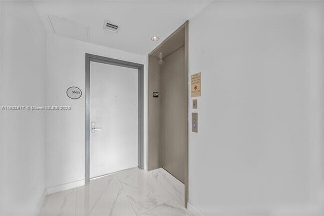 Building Photo - 3131 NE 7th Ave