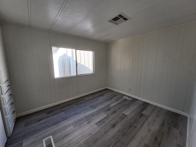 Building Photo - 6225 Tigerflower Dr