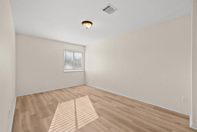 Building Photo - 3410 Flowstone Ln