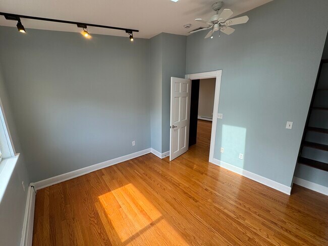 Building Photo - 24 Ellington Rd