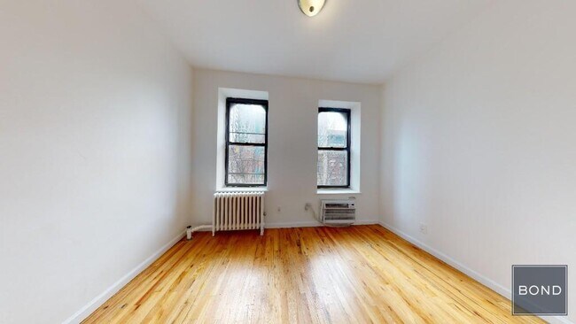 Building Photo - 335 E 92nd St