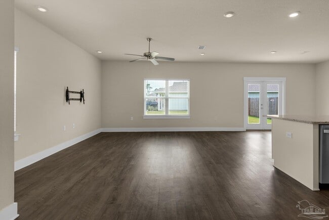 Building Photo - 5865 Danbury Blvd