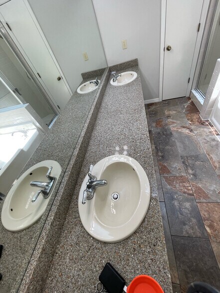 Quartz - double sink master - 1334 Augusta National Blvd