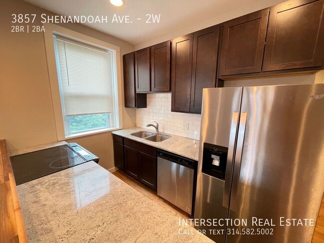 Building Photo - Beautifully Updated 2bd/1.5ba Apartment in...