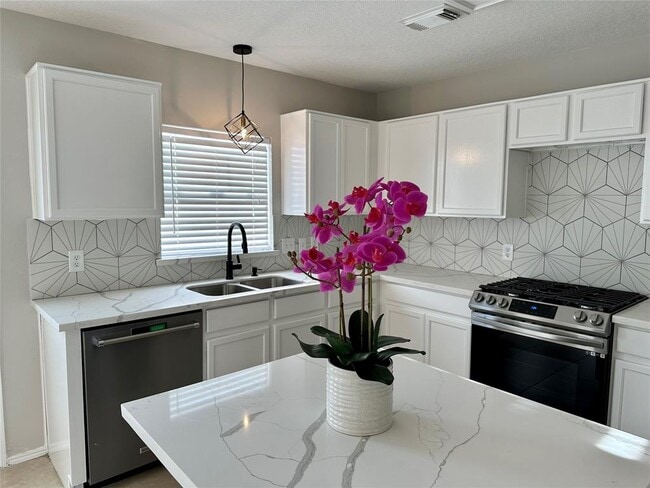 Building Photo - 14943 Sugar Peak Dr