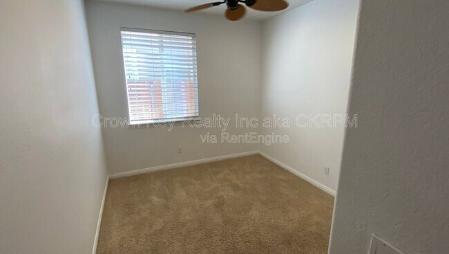 Building Photo - 1030 Eastlake Cir