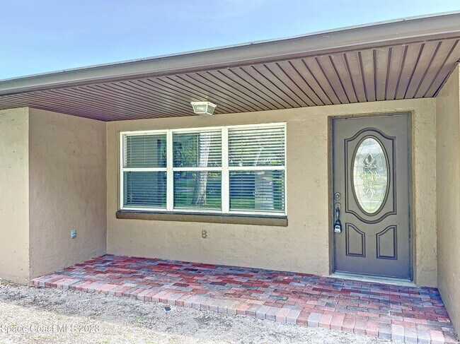 Building Photo - 305 Belmont Dr