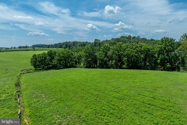 Building Photo - 1560 W Doe Run Rd