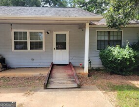 Building Photo - 8 Candlewood Terrace NE