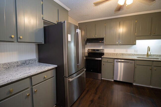 Building Photo - Beautiful Three Bedroom Home for Rent – 1440 Land of Lakes Circle, Lexington, SC