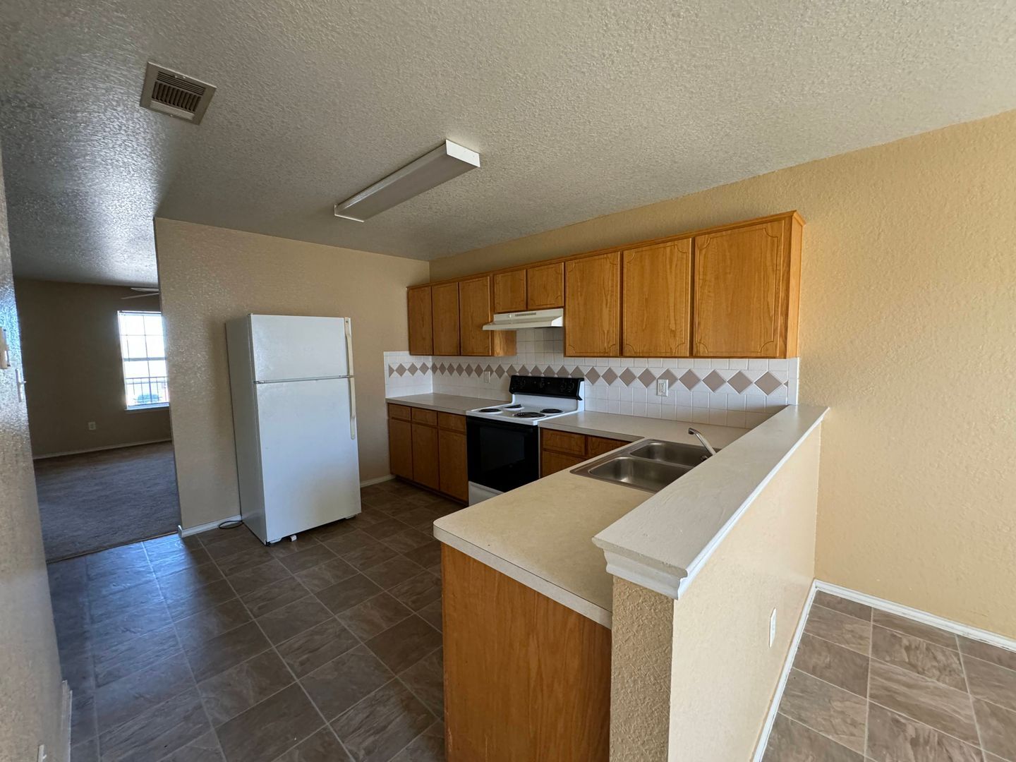 Building Photo - 3203 Toledo Dr