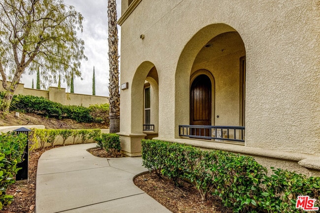 Building Photo - 20421 Paseo Altisse