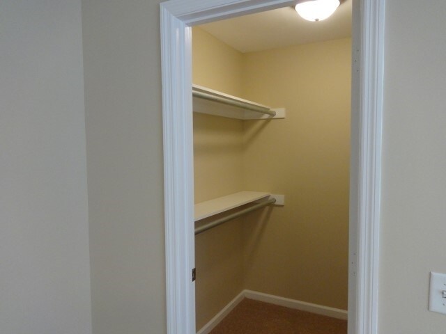 Building Photo - 45 Wintergreen Dr