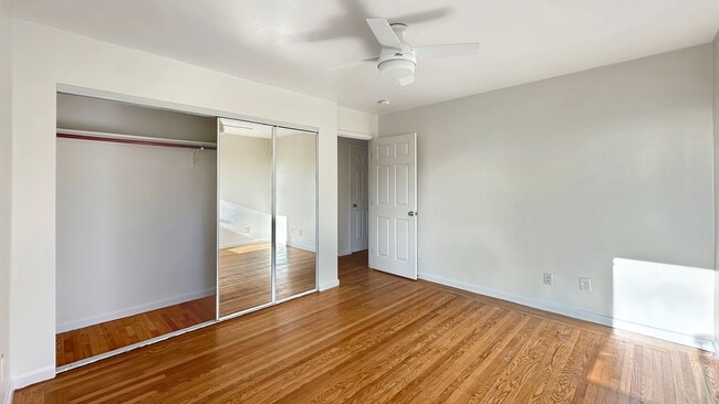 Building Photo - Spacious, Bright & Private Home with Huge Backyard on one of the quietest streets of Redwood Heights
