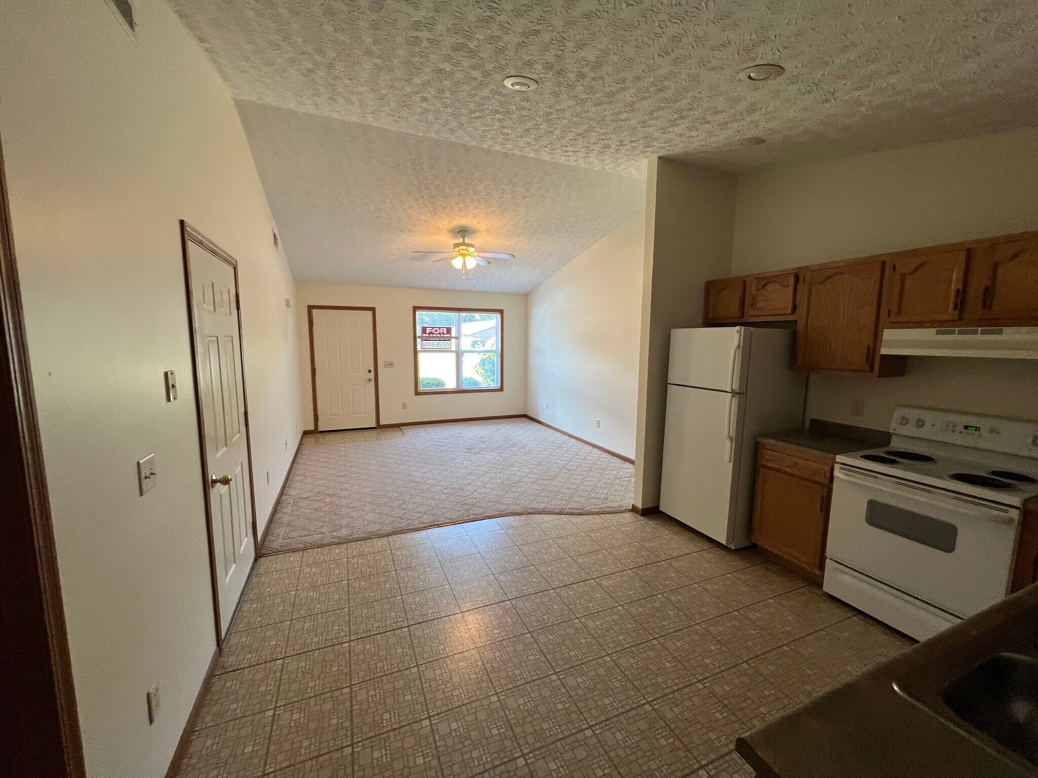 Building Photo - 1225 Sequoia Ct