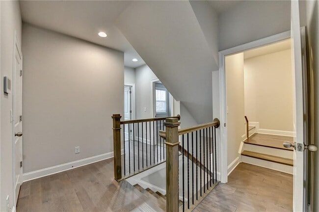 Building Photo - 5240 Cresslyn Rdg