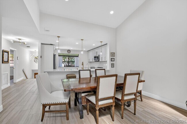 Building Photo - 7917 La Mirada Dr