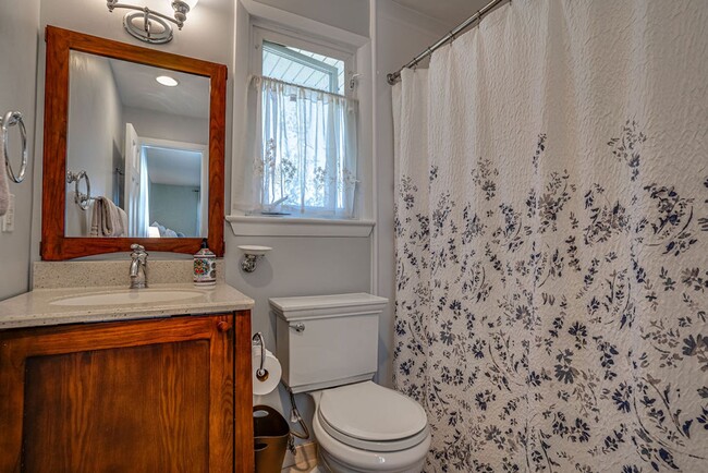 Building Photo - Gorgeous single-family home close to Belvo...