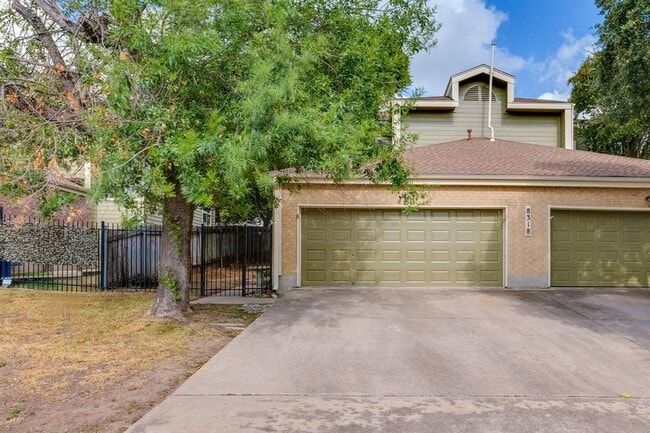 Primary Photo - 8318 Greenslope Dr