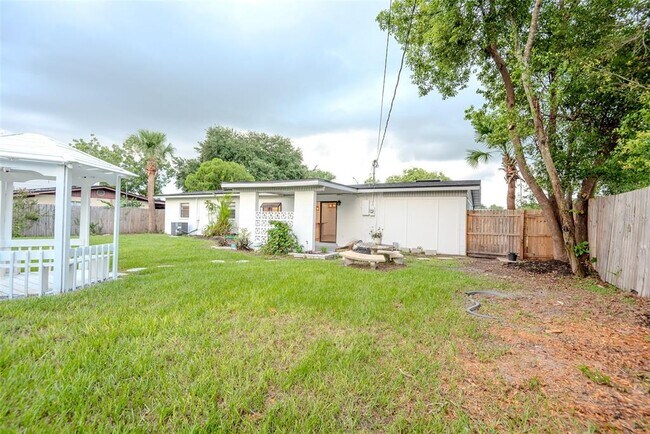 Building Photo - 6440 Greylynne St