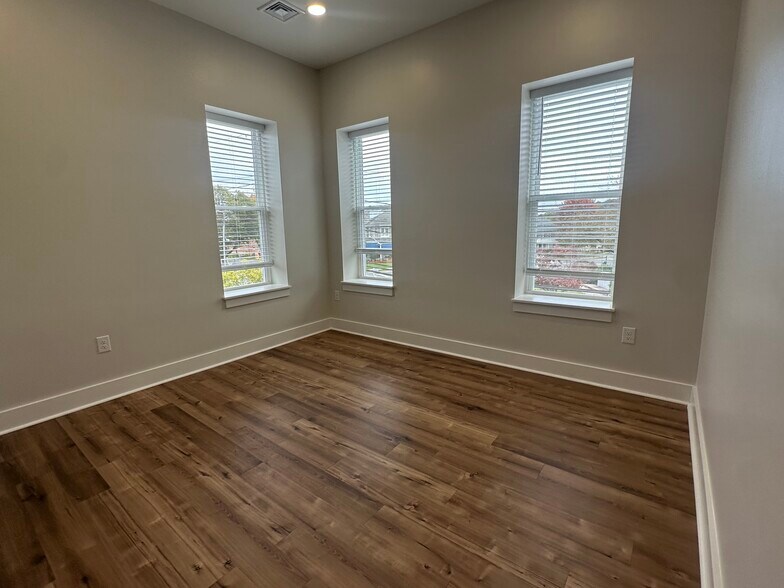 Building Photo - 8 Philadelphia Ave