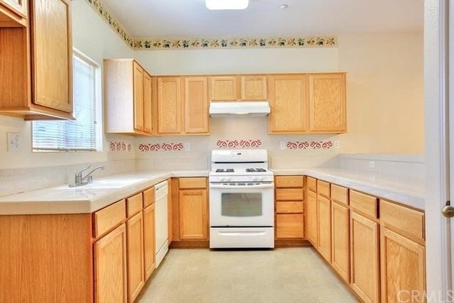 Building Photo - 66 Orangewood Ct