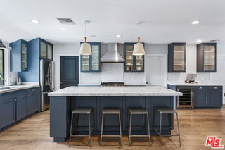 Building Photo - 12939 Dickens St