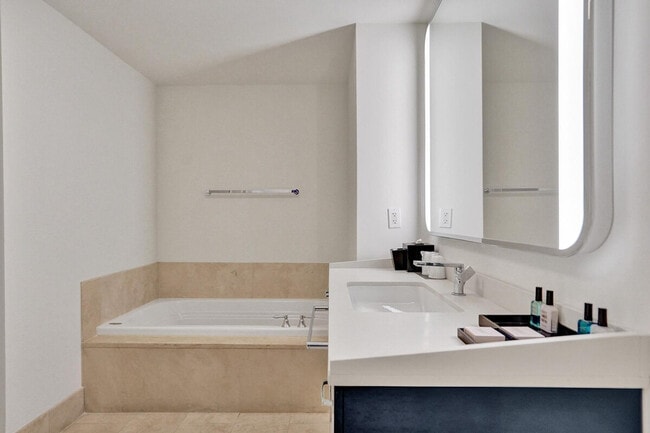 Building Photo - 4401 Collins Ave