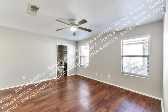 Building Photo - 6244 S Sarah Elizabeth Dr