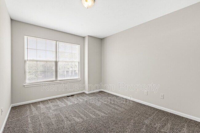 Building Photo - 1055 Duval St