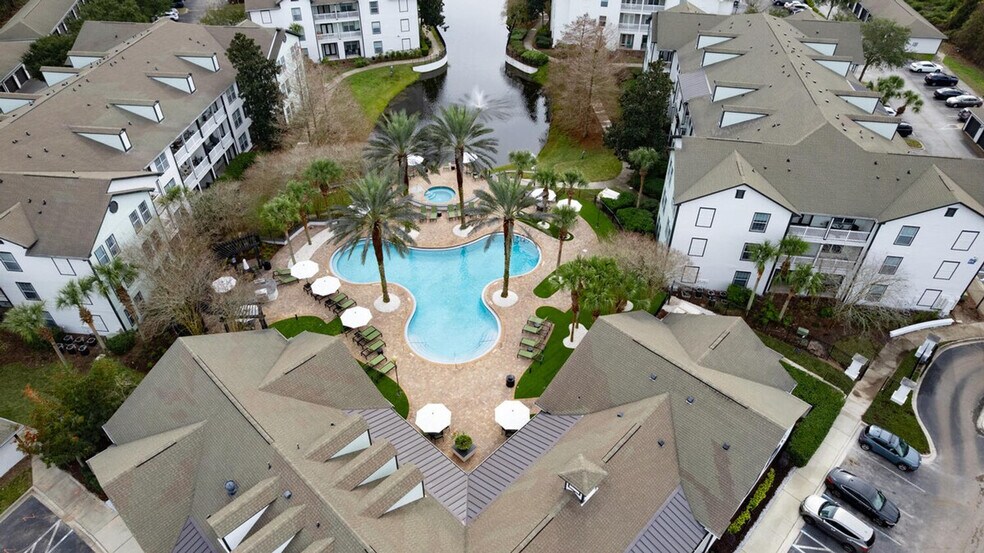 Building Photo - 4800 Seascape Way