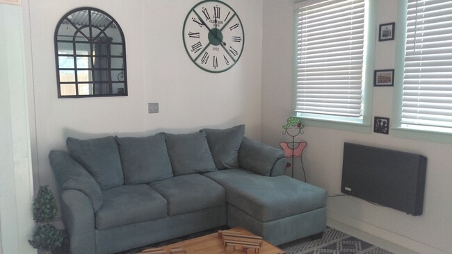 Building Photo - 448 Avenue A NE