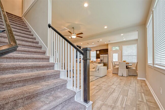Building Photo - 228 N Spotted Fern Dr