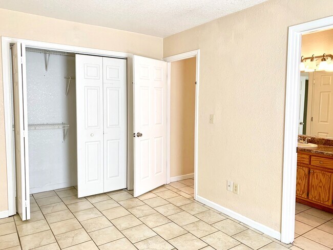 Building Photo - A-C Hill