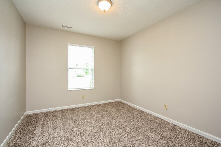 Building Photo - 5882 Glen Haven Blvd