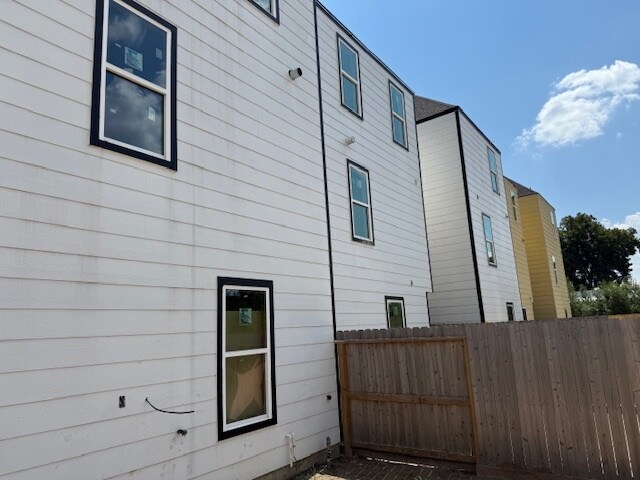 Building Photo - Dwellings on Del Rio