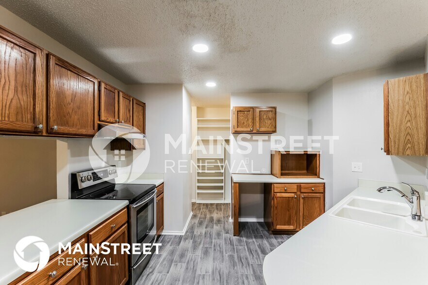 Building Photo - 8527 Serene Ridge Dr