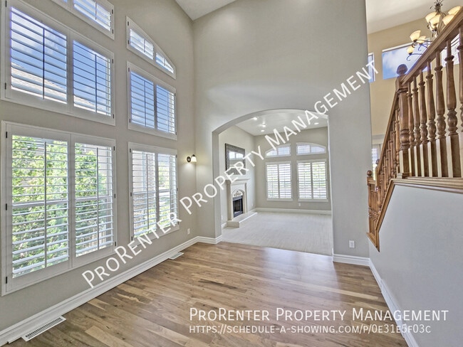 Building Photo - 843 Eaglepointe Dr