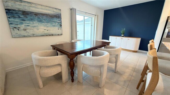 Building Photo - 2731 Armstrong Ave