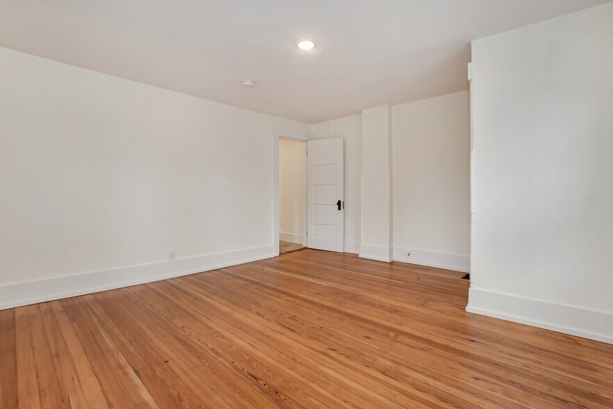 bedroom 3 - 21-23 E Water St