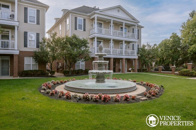 Building Photo - Three Bedroom with Garage near Grandview