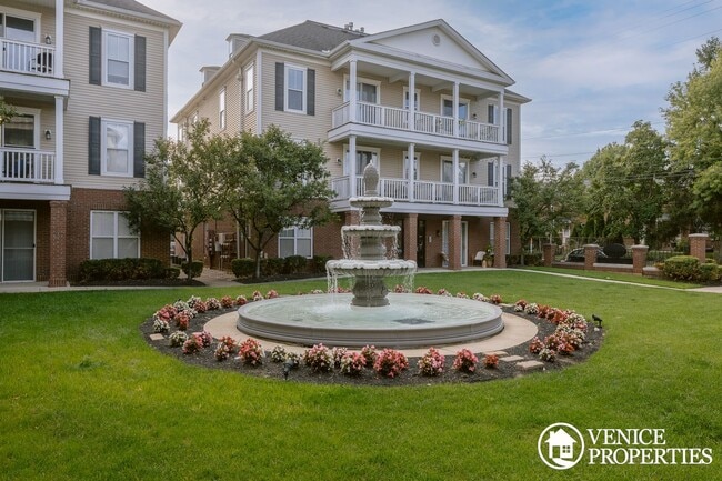 Building Photo - Three Bedroom with garage near Grandview