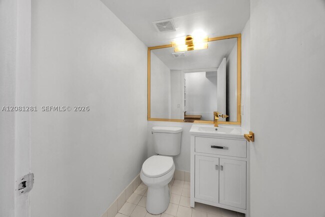 Building Photo - 390 NW 86th Ct